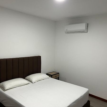 Hotel Gallery By 70 Медельин Экстерьер фото